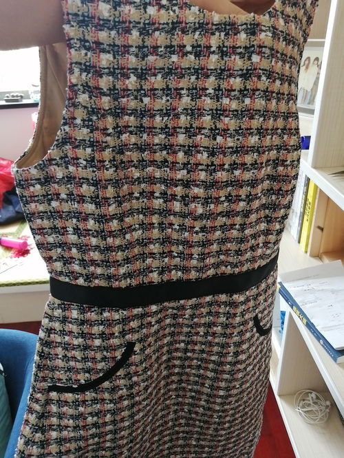 品牌溢價還是化纖價值？解析千元服裝背后的經濟邏輯